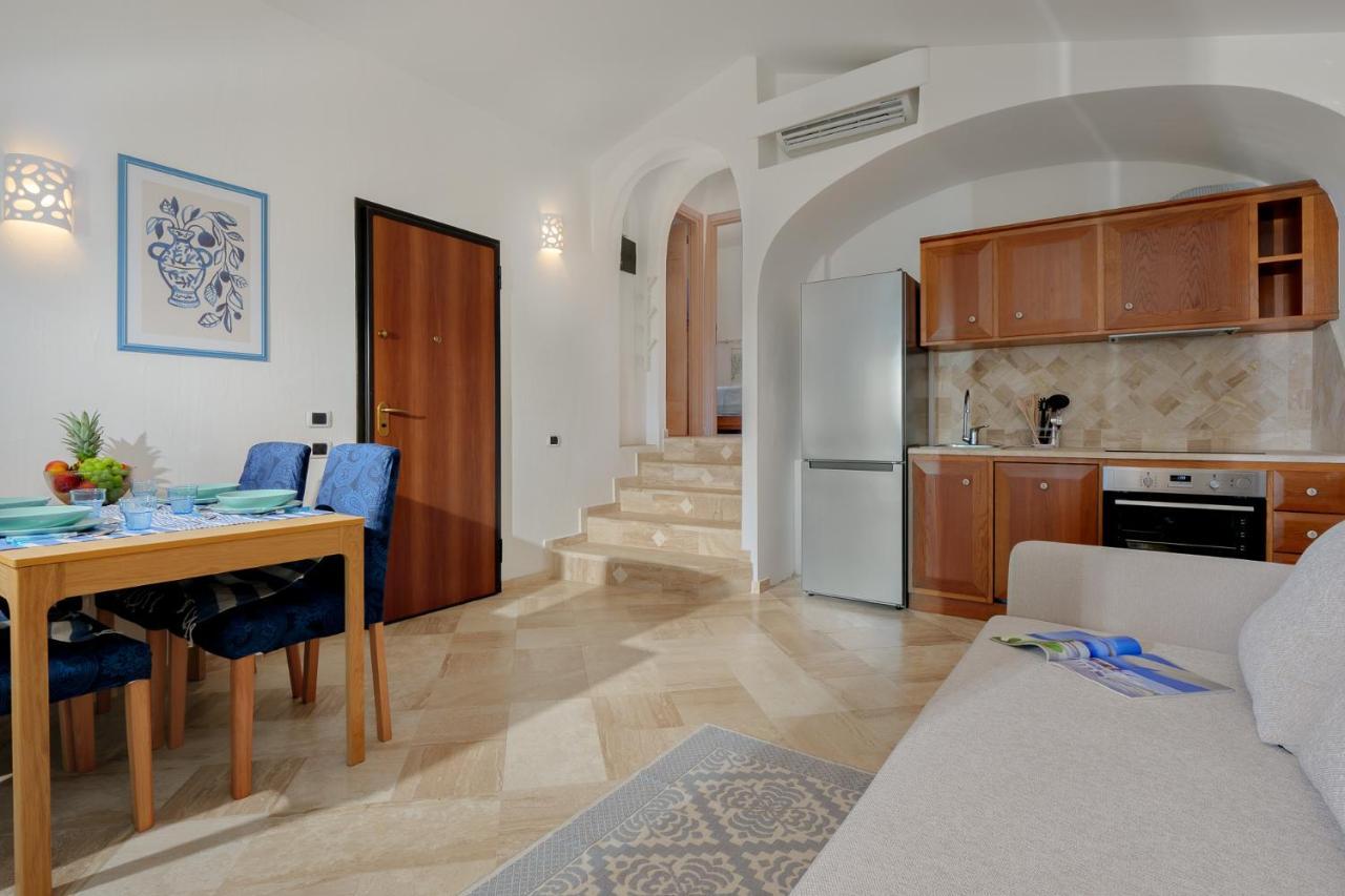 Villetta Azzurro - Sherdenia Luxury Apartments Маринела Екстериор снимка
