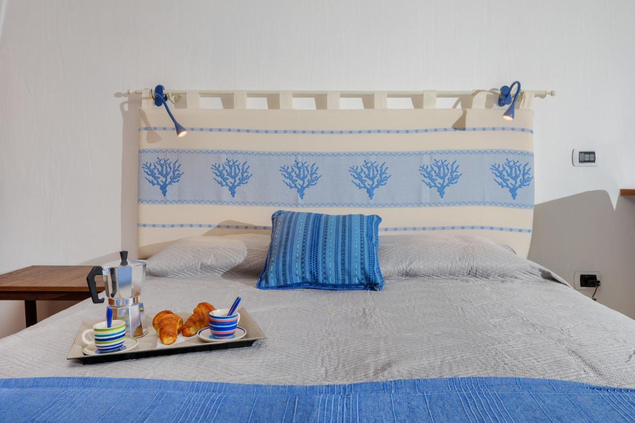 Villetta Azzurro - Sherdenia Luxury Apartments Маринела Екстериор снимка